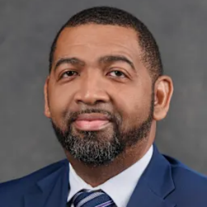 Profile photo of Derek Thomas